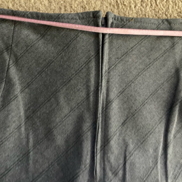 Heart soul Floral Embroidered Women's A line Skirt Grey and Pink trim Sz L - Picture 4 of 6